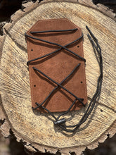 Load image into Gallery viewer, Novem Leather Guard - Brown