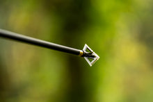 Load image into Gallery viewer, Black Hornet Ser-Razor 4-Blade Broadhead 3-Pack