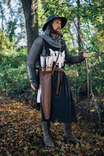 Load image into Gallery viewer, Leather Waist Quiver