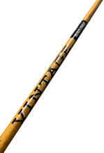 Load image into Gallery viewer, Black Eagle Vintage Carbon Arrows -  Classic White