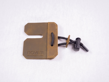 Load image into Gallery viewer, Novem Leather Tab - Split Finger - Brown

