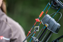 Load image into Gallery viewer, Black Hornet 4-Blade Broadhead 3-Pack
