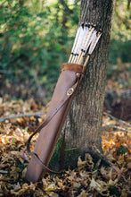 Load image into Gallery viewer, Leather Waist Quiver
