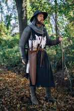 Load image into Gallery viewer, Leather Waist Quiver
